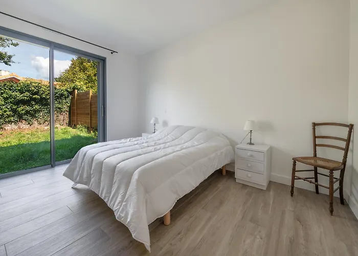 펜션 A 300m Des Plages, Maison Pour 9 Adultes *